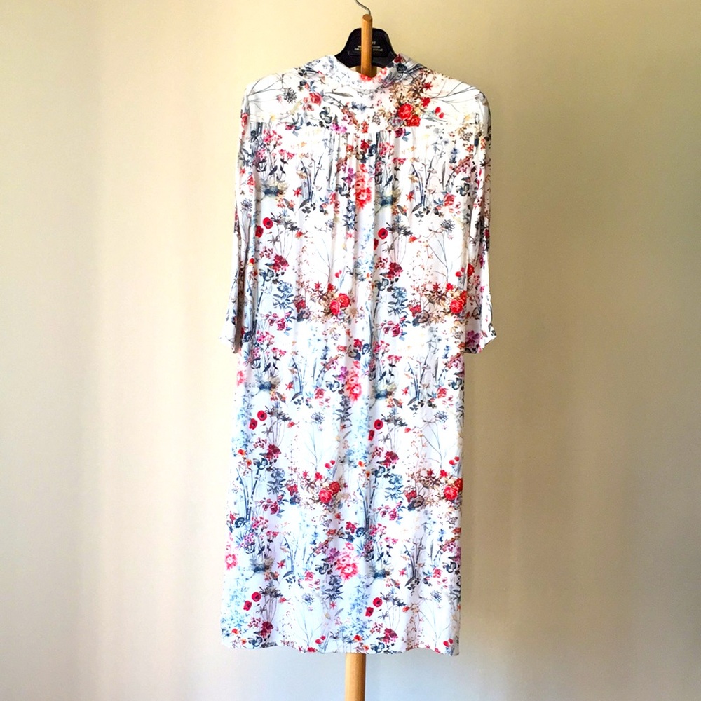 Floral Shift Dress - Picture 2 of 12